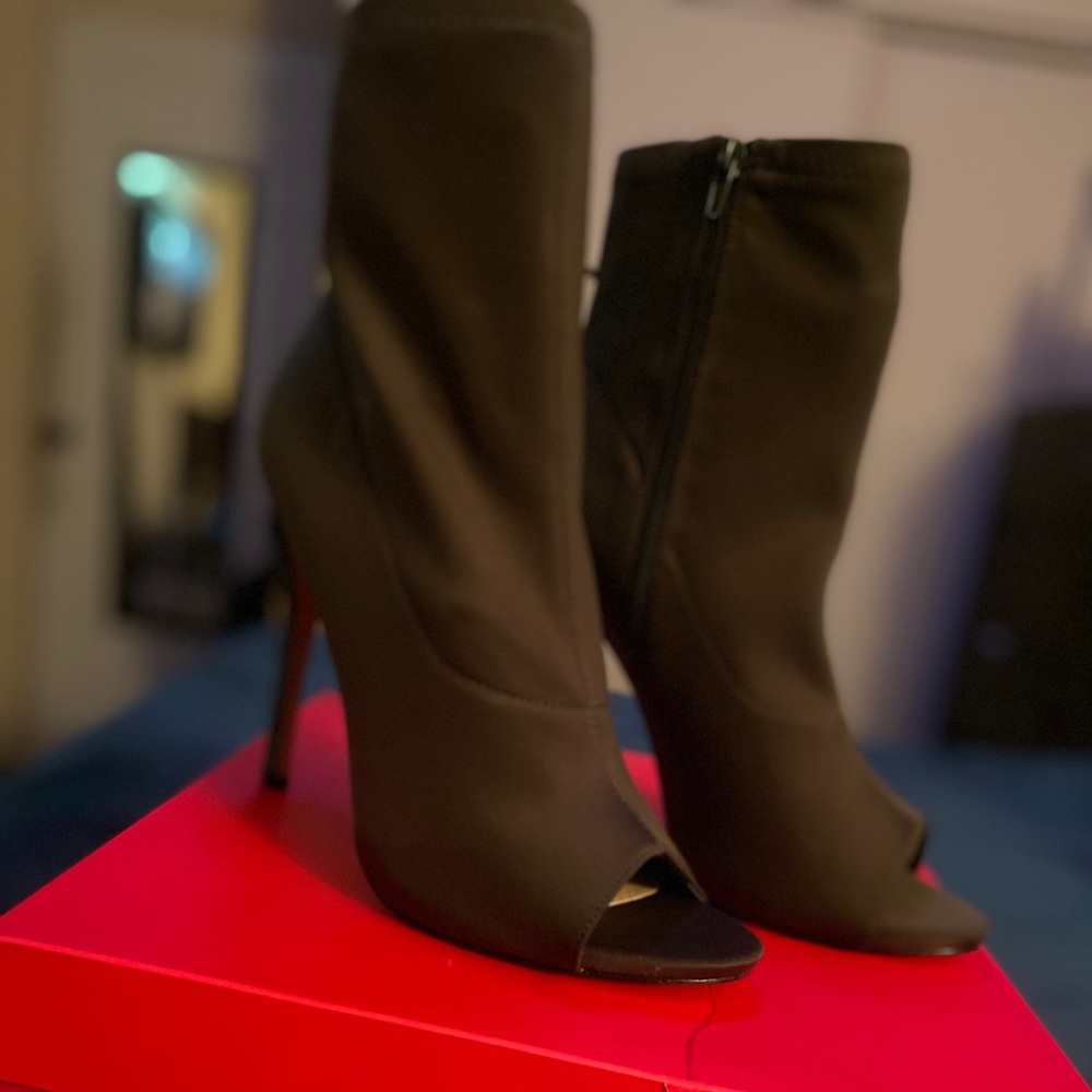 High heeled sock bootie!